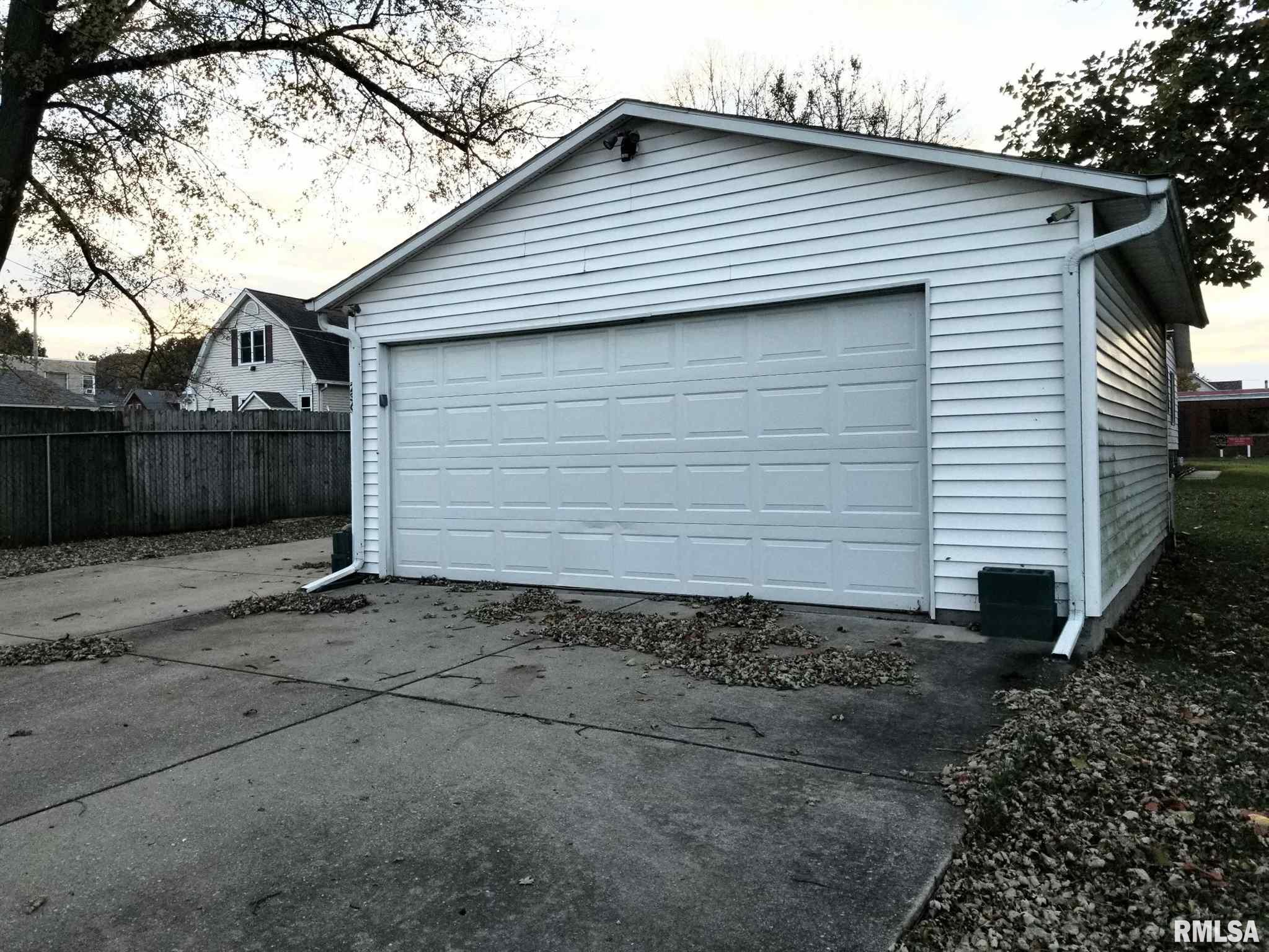236 40th Street Moline, IL 61265 - Photo 12 of 12 Gallery Image 12