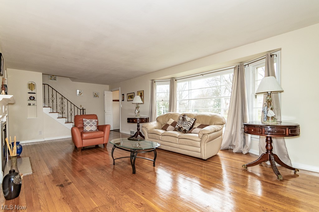 3240 Rumson Road Cleveland, OH 44118 - Photo 3 of 20