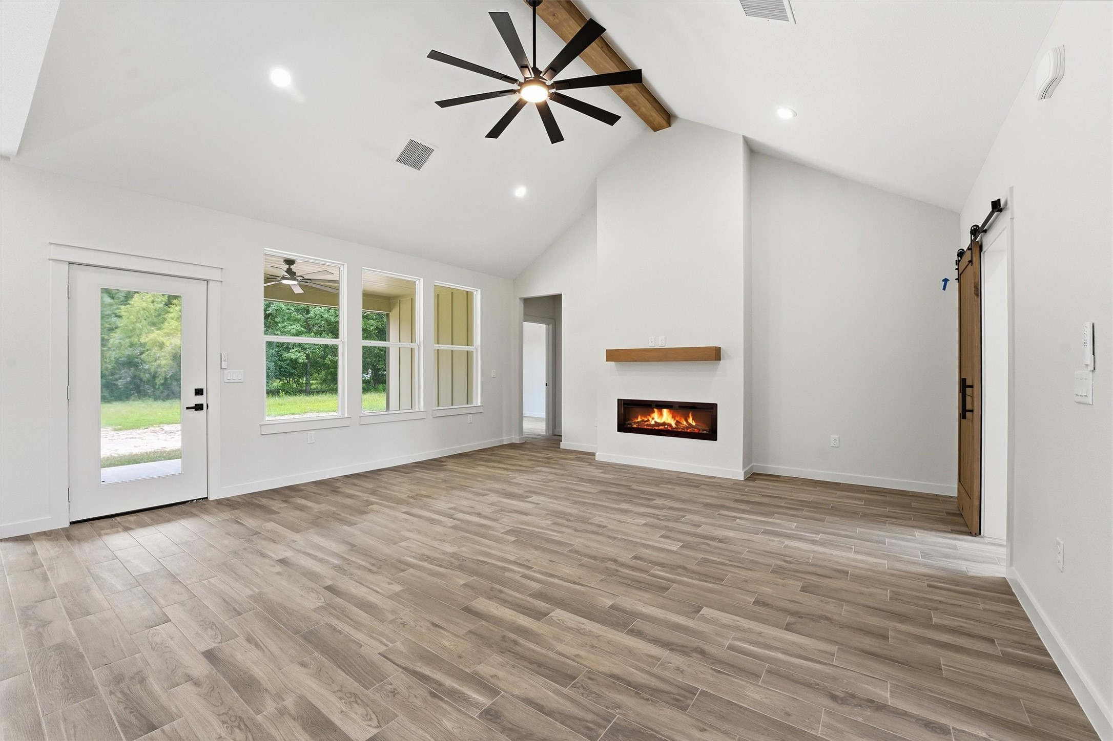 16629 Avery Street Conroe, TX 77302 - Photo 4 of 30