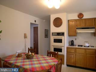 27 Buttonwood Road Stratford, NJ 08084 - Photo 4 of 6