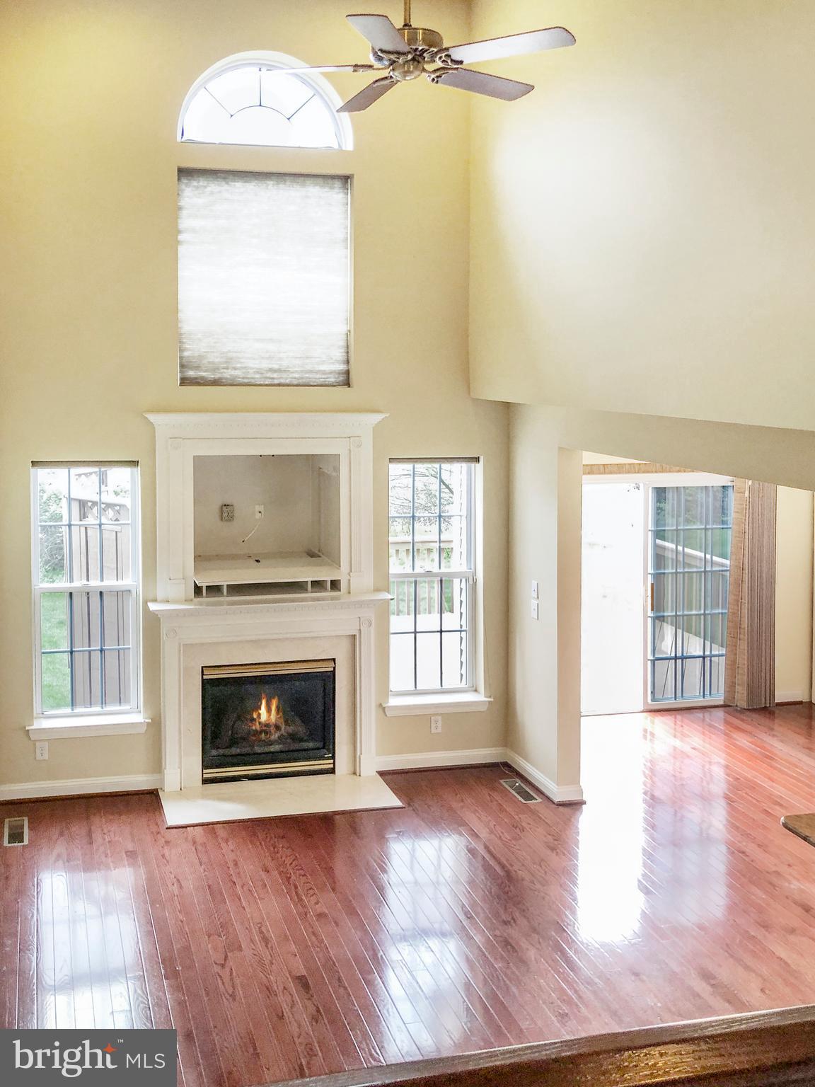 31 Chapel Hill Road Mount Laurel, NJ 08054 - Photo 12 of 33 2 story Family Room