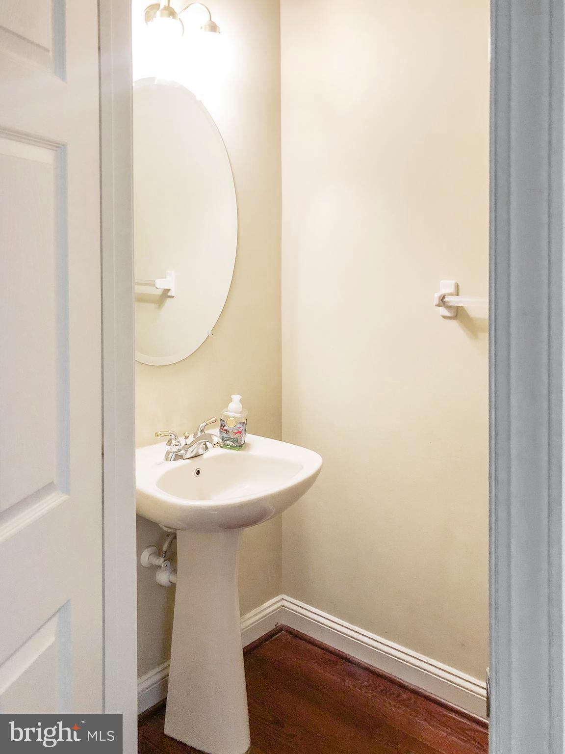 31 Chapel Hill Road Mount Laurel, NJ 08054 - Photo 13 of 33 1st Floor Powder Room