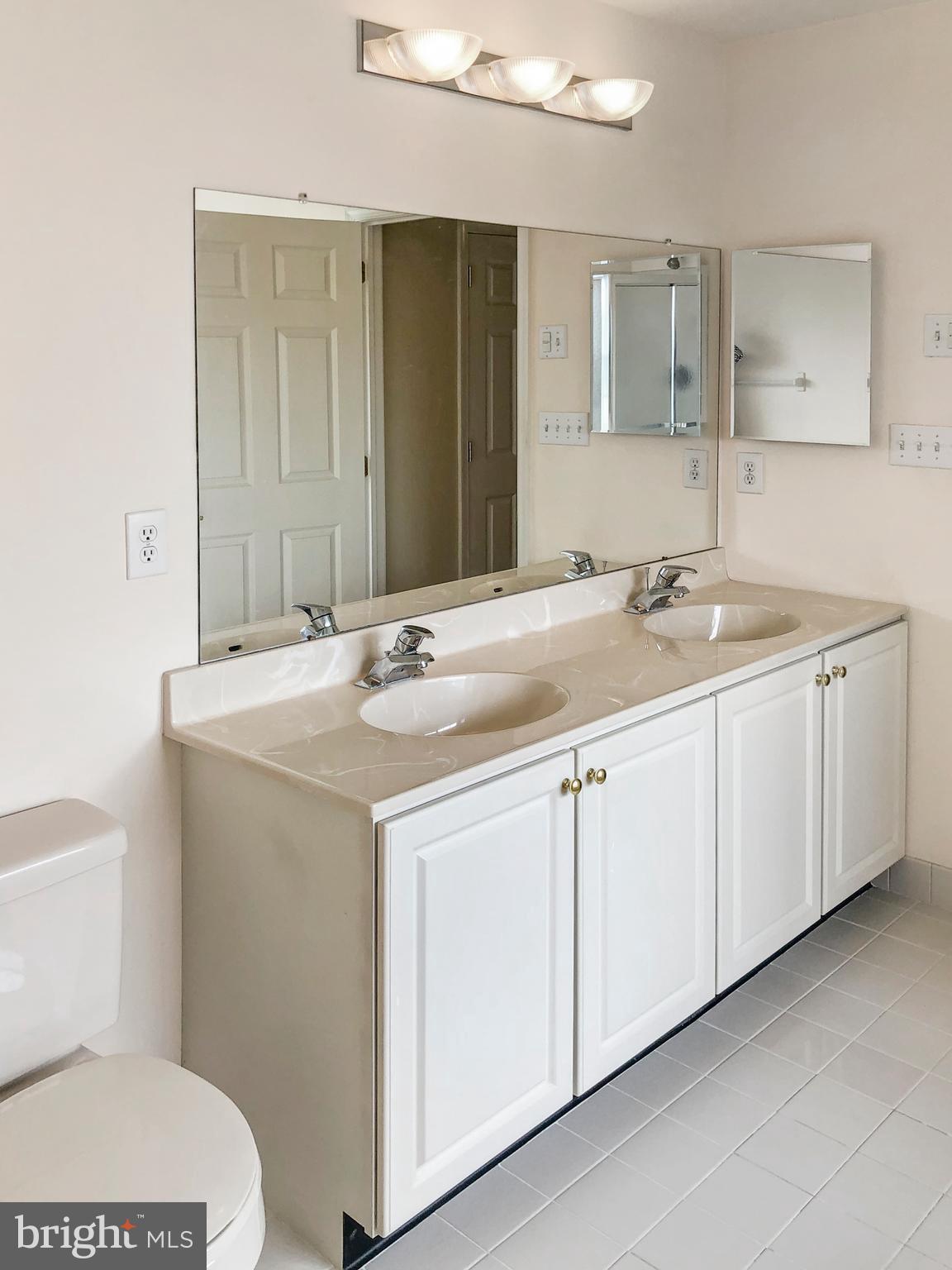 31 Chapel Hill Road Mount Laurel, NJ 08054 - Photo 20 of 33 Master Bath