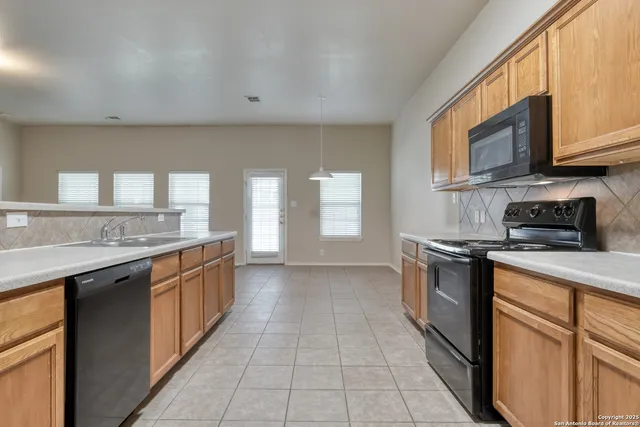 $1,745 | 130 Carmel Drive, Cibolo, TX 78108