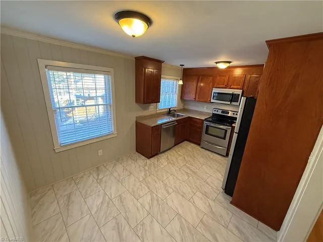 $875 | 2030 Craig Street, Unit 4, Winston-Salem, NC 27103