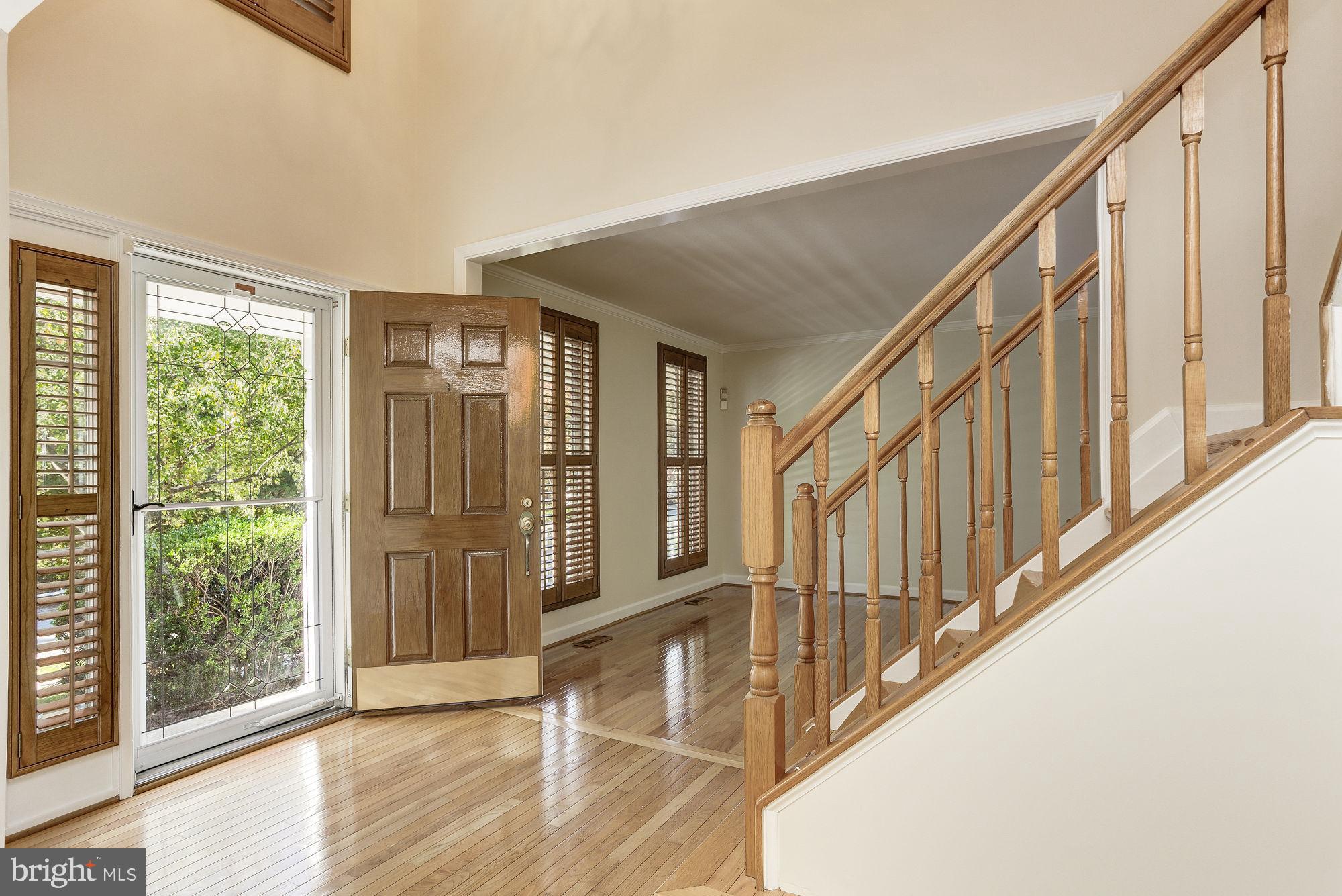 9514 Ridgeview Drive Columbia, MD 21046 - Photo 5 of 60 Warm and open foyer! Hardwood floors throughout!