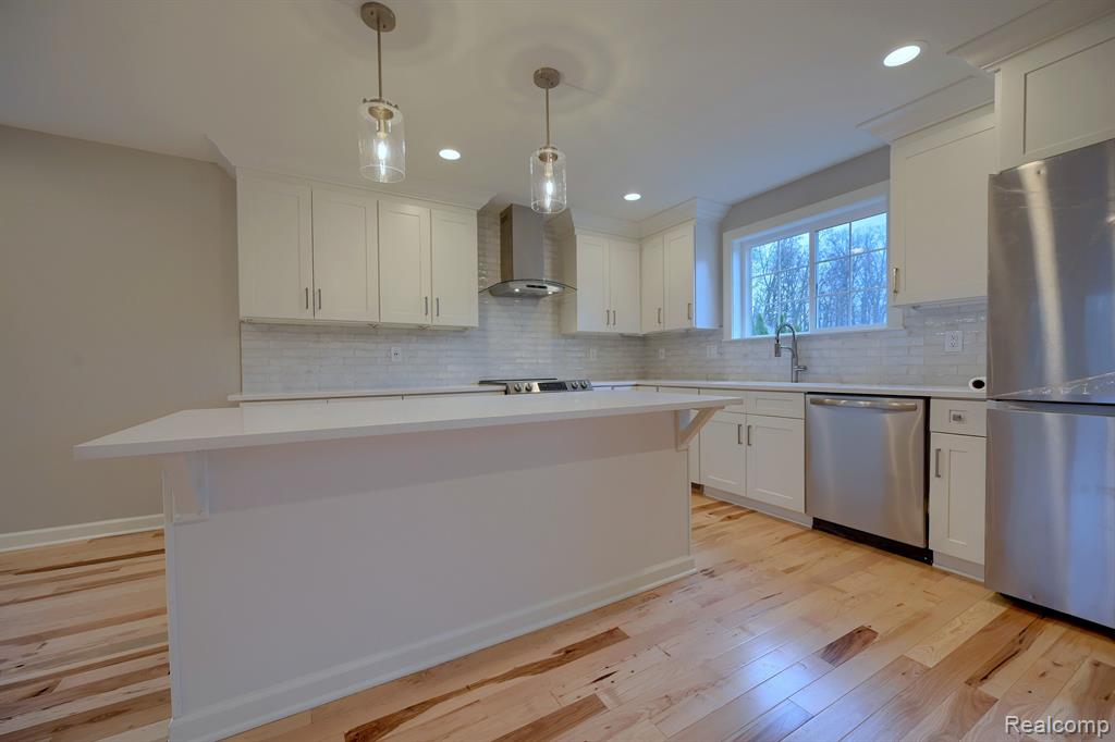 950 Leon Road Walled Lake, MI 48390 - Photo 6 of 36 Gallery Image 6