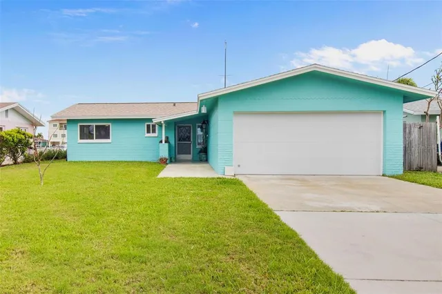 $940,000 | 525 Lillian Drive, Madeira Beach, FL 33708