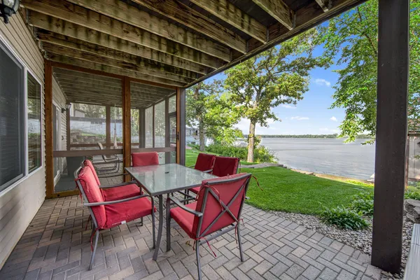 $550,000 | 6824 107th Avenue, Clear Lake, MN 55319