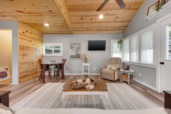 $550,000 | 6824 107th Avenue, Clear Lake, MN 55319