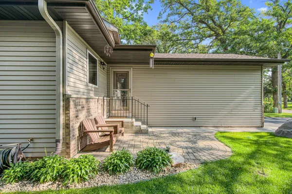 $550,000 | 6824 107th Avenue, Clear Lake, MN 55319