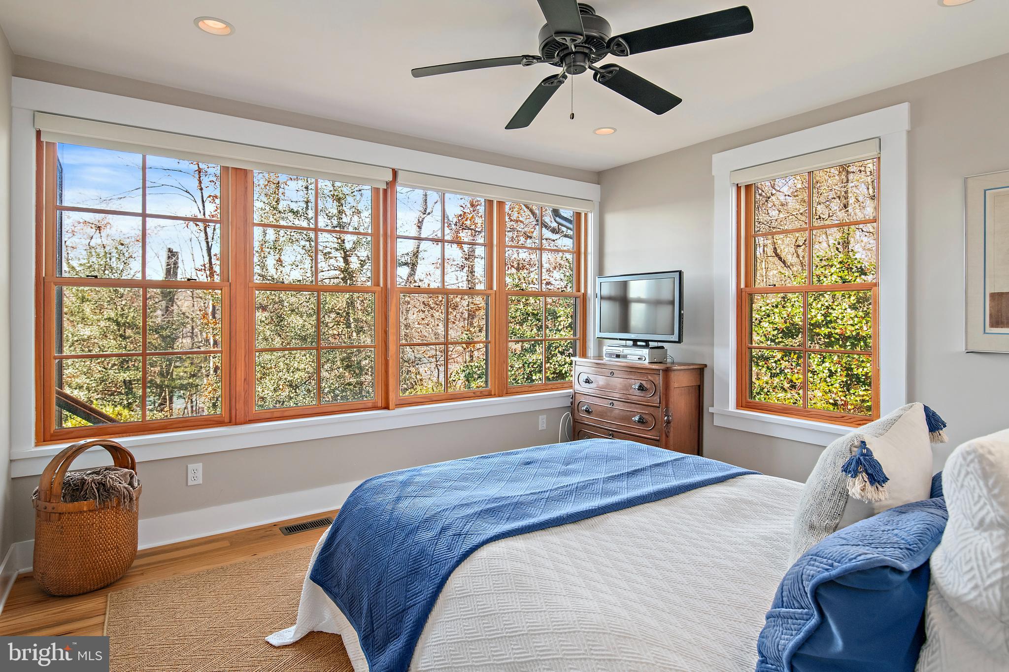 397 Forelands Road Annapolis, MD 21401 - Photo 55 of 83 a bedroom with a bed and a window