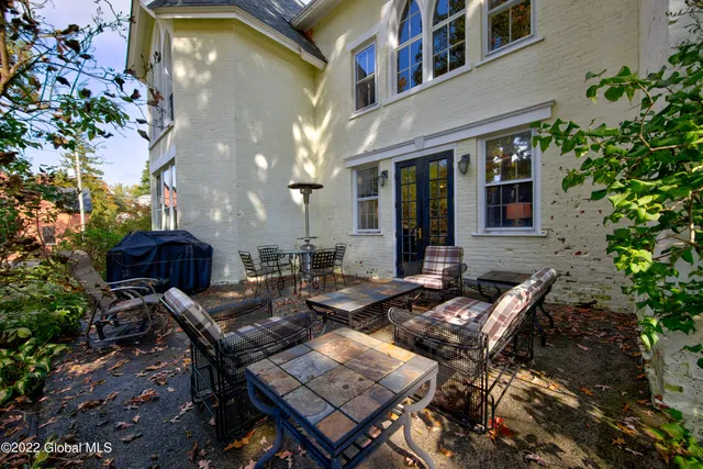 $3,200 | 21 Park Place, Unit 1, Saratoga Springs, NY 12866