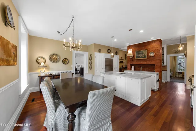 $3,200 | 21 Park Place, Unit 1, Saratoga Springs, NY 12866