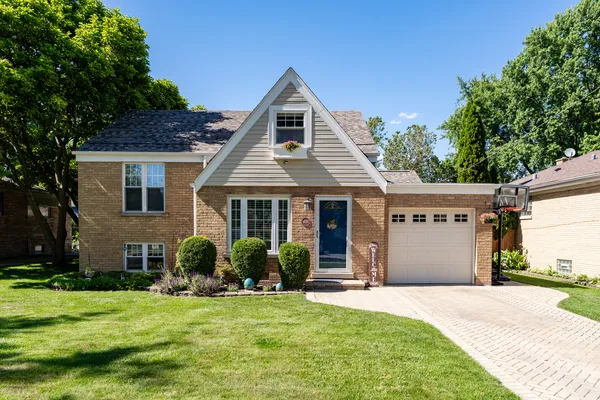 $559,000 | 9024 30th Street, Brookfield, IL 60513