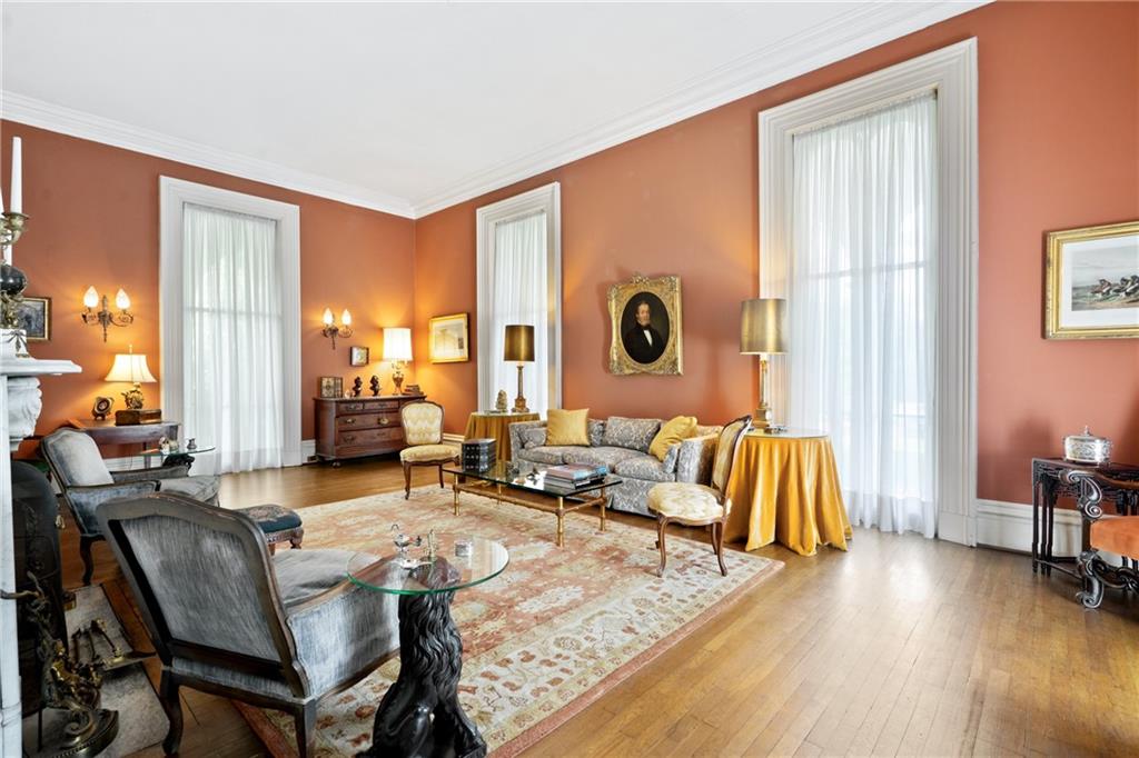 4841 Ellsworth Avenue Pittsburgh, PA 15213 - Photo 6 of 25 a living room with furniture and wooden floor
