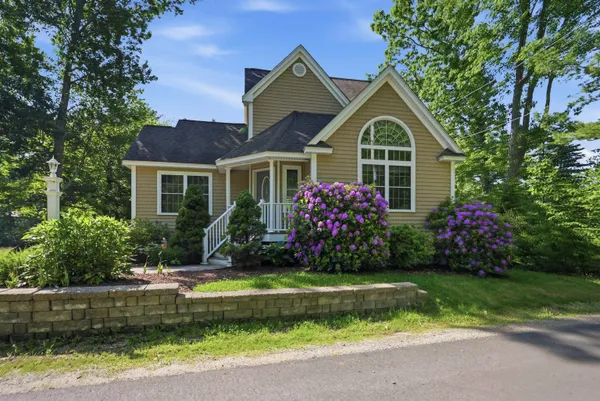 $475,000 | 66 Tibbetts Road, Fremont, NH 03044