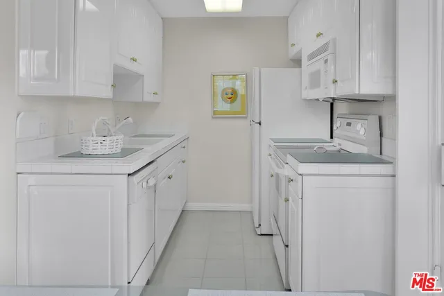 $3,250 | 2308 Schader Drive, Unit 202, Santa Monica, CA 90404