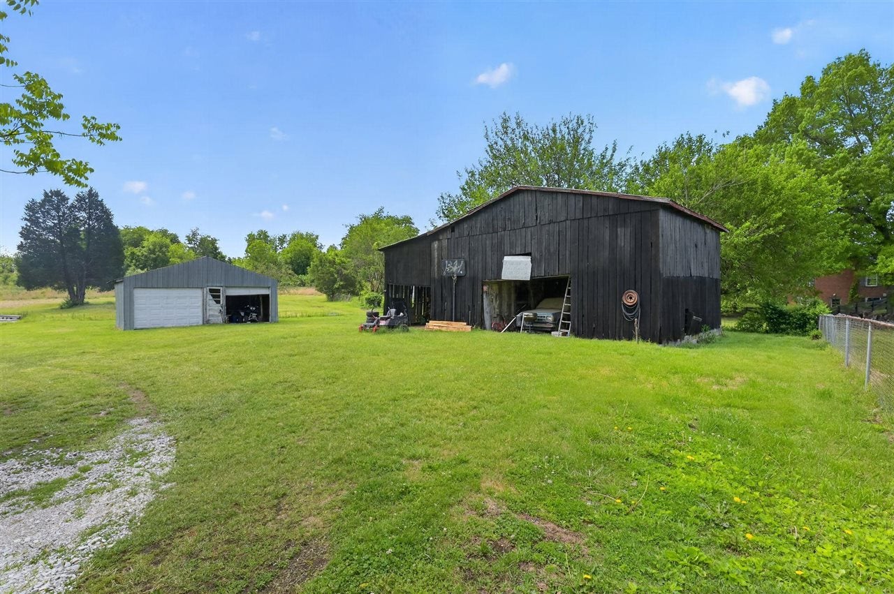 839 Locust Grove Road Elizabethtown, KY 42701 - Photo 4 of 32 Gallery Image 4