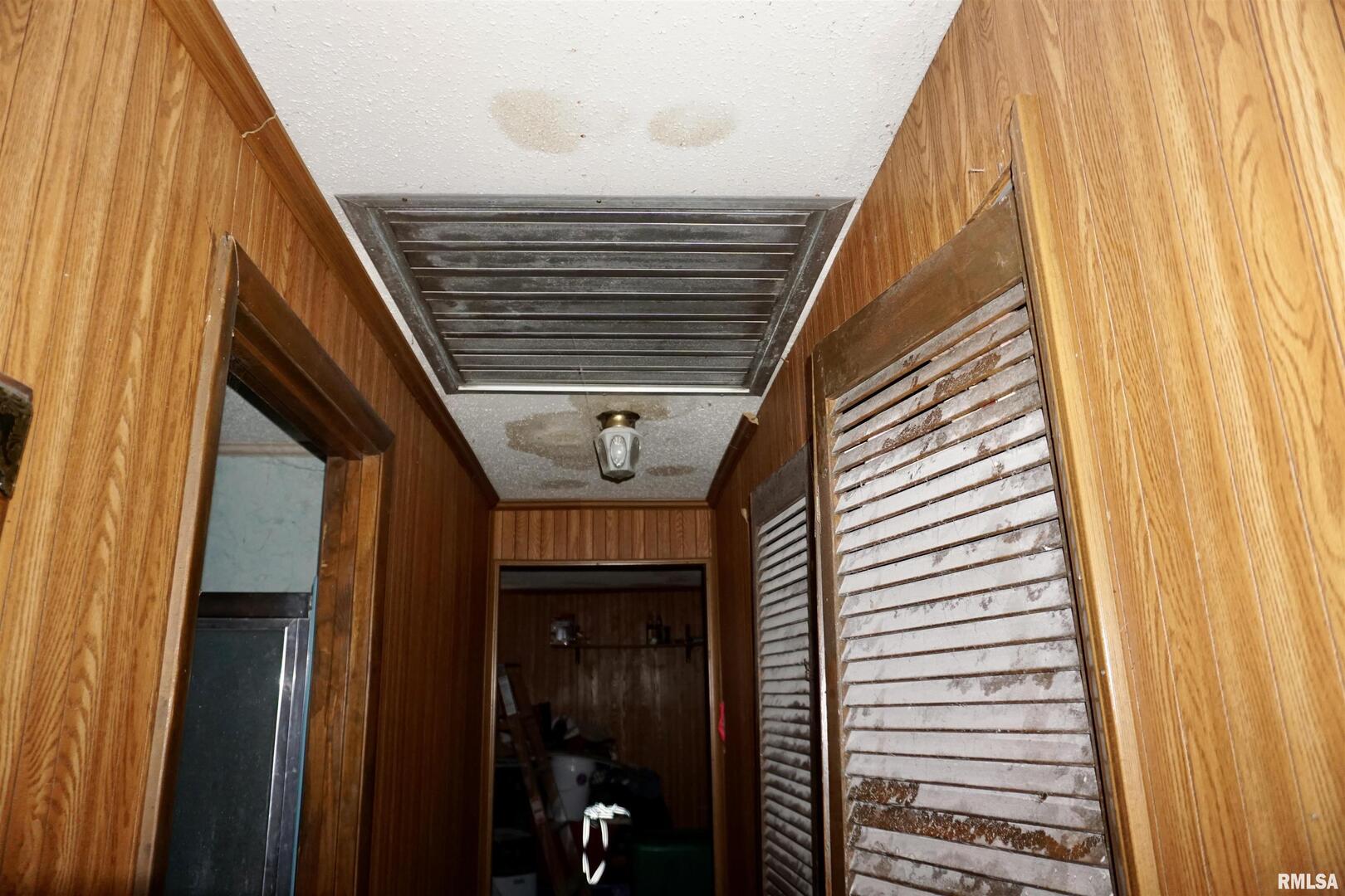 205 9th Street Colp, IL 62918 - Photo 13 of 19