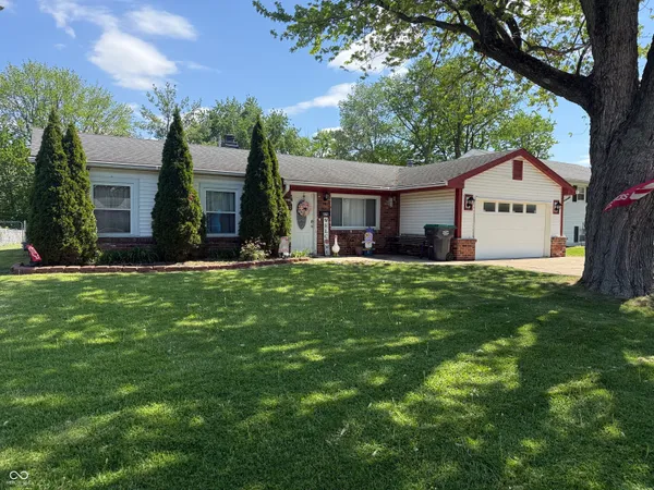 $235,000 | 829 Delbrook Drive, Whiteland, IN 46184