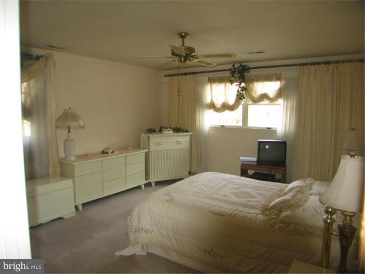 1647 Almonesson Road Deptford, NJ 08096 - Photo 10 of 22
