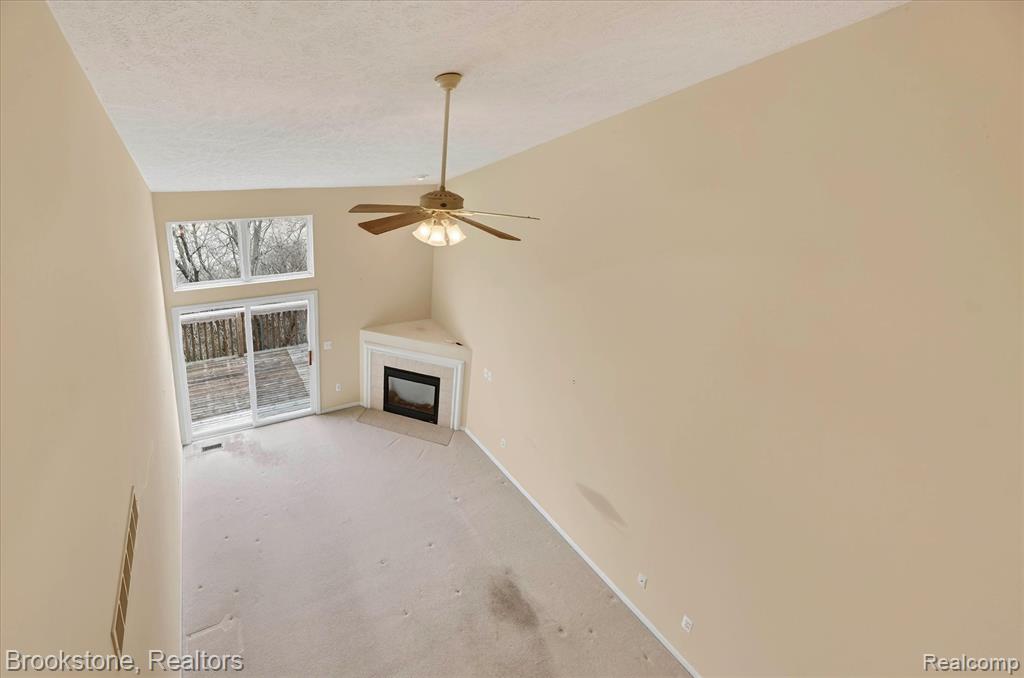 986 Spirea, Unit 44 Howell, MI 48843 - Photo 22 of 49