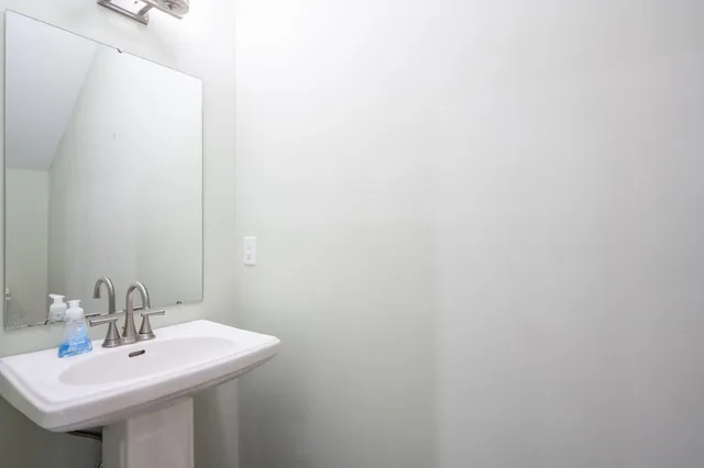 $2,700 | 3111 St Elmo Avenue, Chattanooga, TN 37408