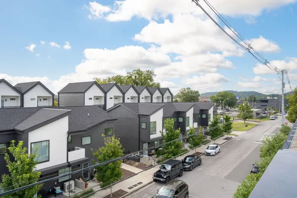$2,500 | 3111 St Elmo Avenue, Chattanooga, TN 37408