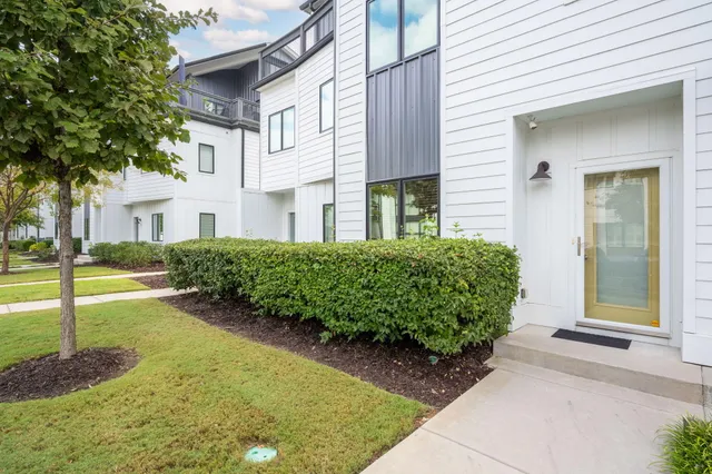 $2,700 | 3111 St Elmo Avenue, Chattanooga, TN 37408