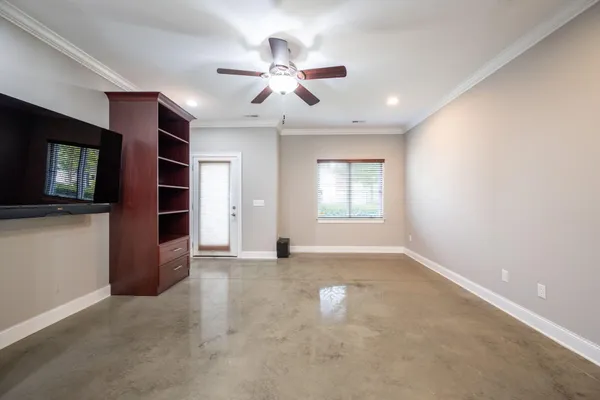 $2,500 | 3111 St Elmo Avenue, Chattanooga, TN 37408