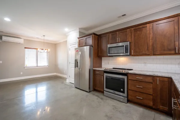 $2,500 | 3111 St Elmo Avenue, Chattanooga, TN 37408