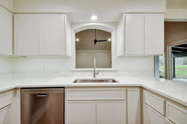 $3,100 | 4 Valley View Lane, New Braunfels, TX 78130
