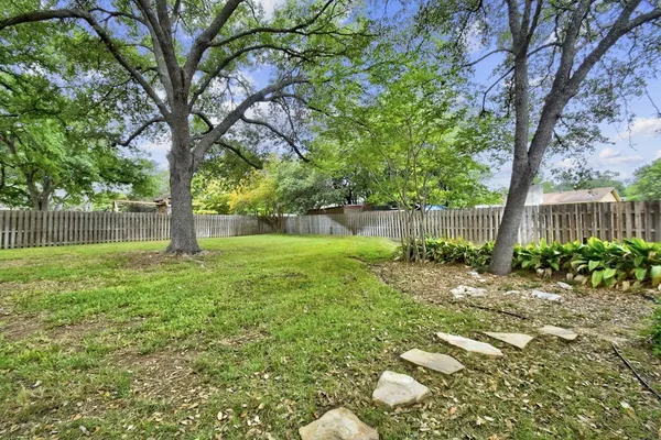 $3,100 | 4 Valley View Lane, New Braunfels, TX 78130