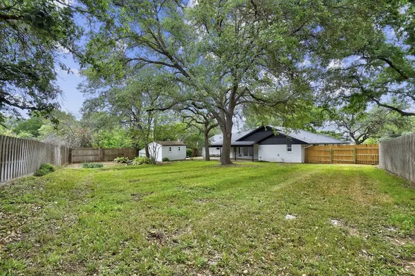 $3,100 | 4 Valley View Lane, New Braunfels, TX 78130