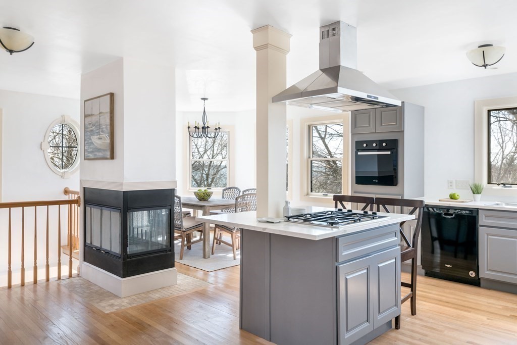 9 Telegraph Avenue Hull, MA 02045 - Photo 3 of 21