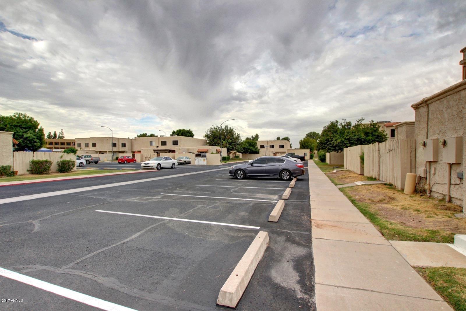 5304 West Redfield Road Glendale, AZ 85306 - Photo 3 of 18 3. c. Parking Lot