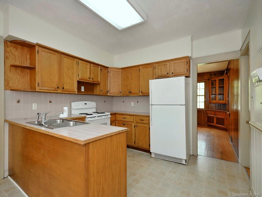47 Fair Oaks Road Arden, NC 28704 - Photo 4 of 10 Gallery Image 4