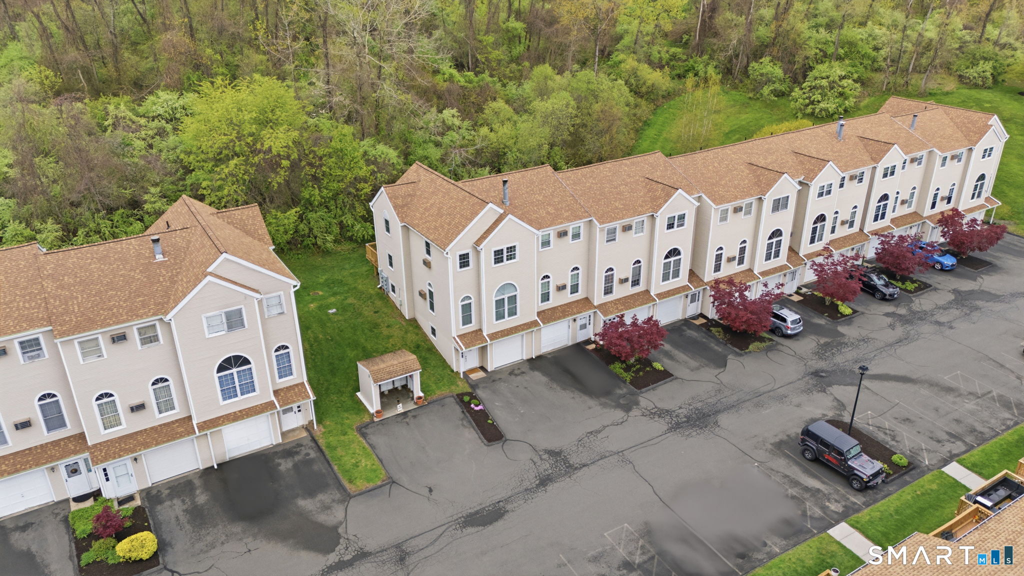 350 Bristol Street, Unit C12 Waterbury, CT 06708 - Photo 35 of 40 an aerial view of a house
