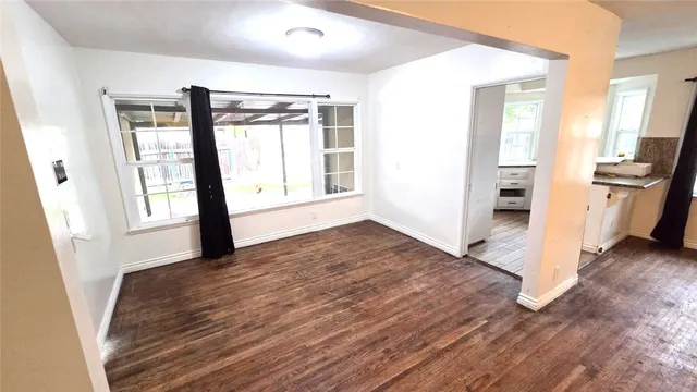 $299,999 | 1706 Shamrock Way, Bakersfield, CA 93304