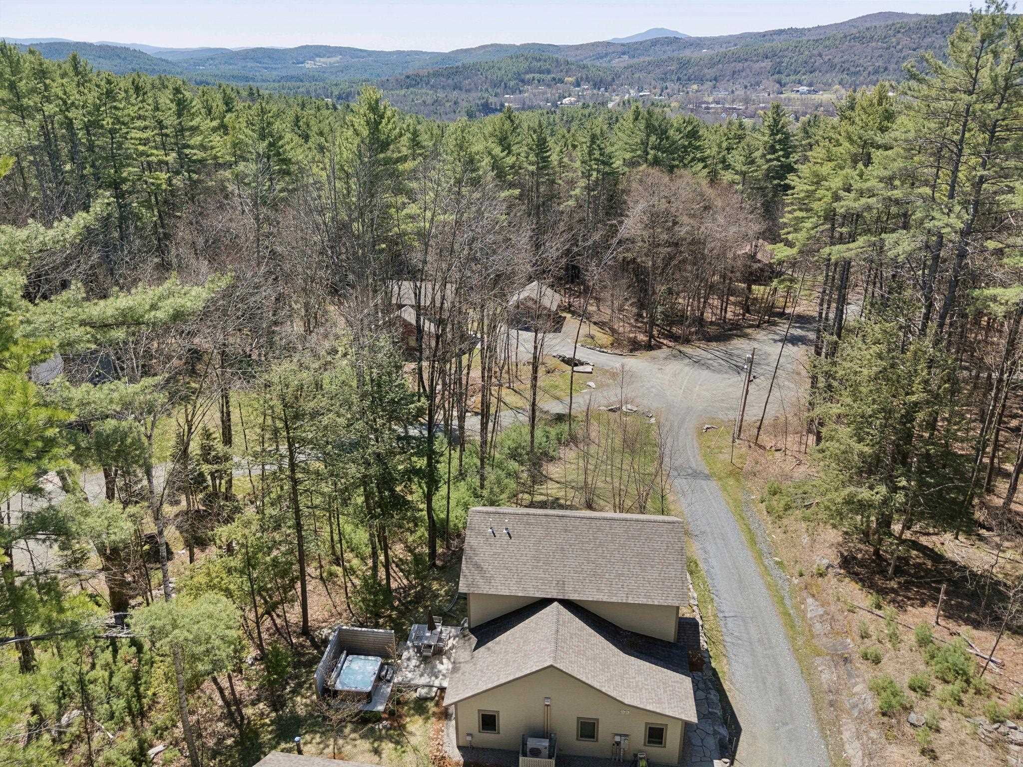 207 Hartness Way Hartford, VT 05059 - Photo 6 of 54