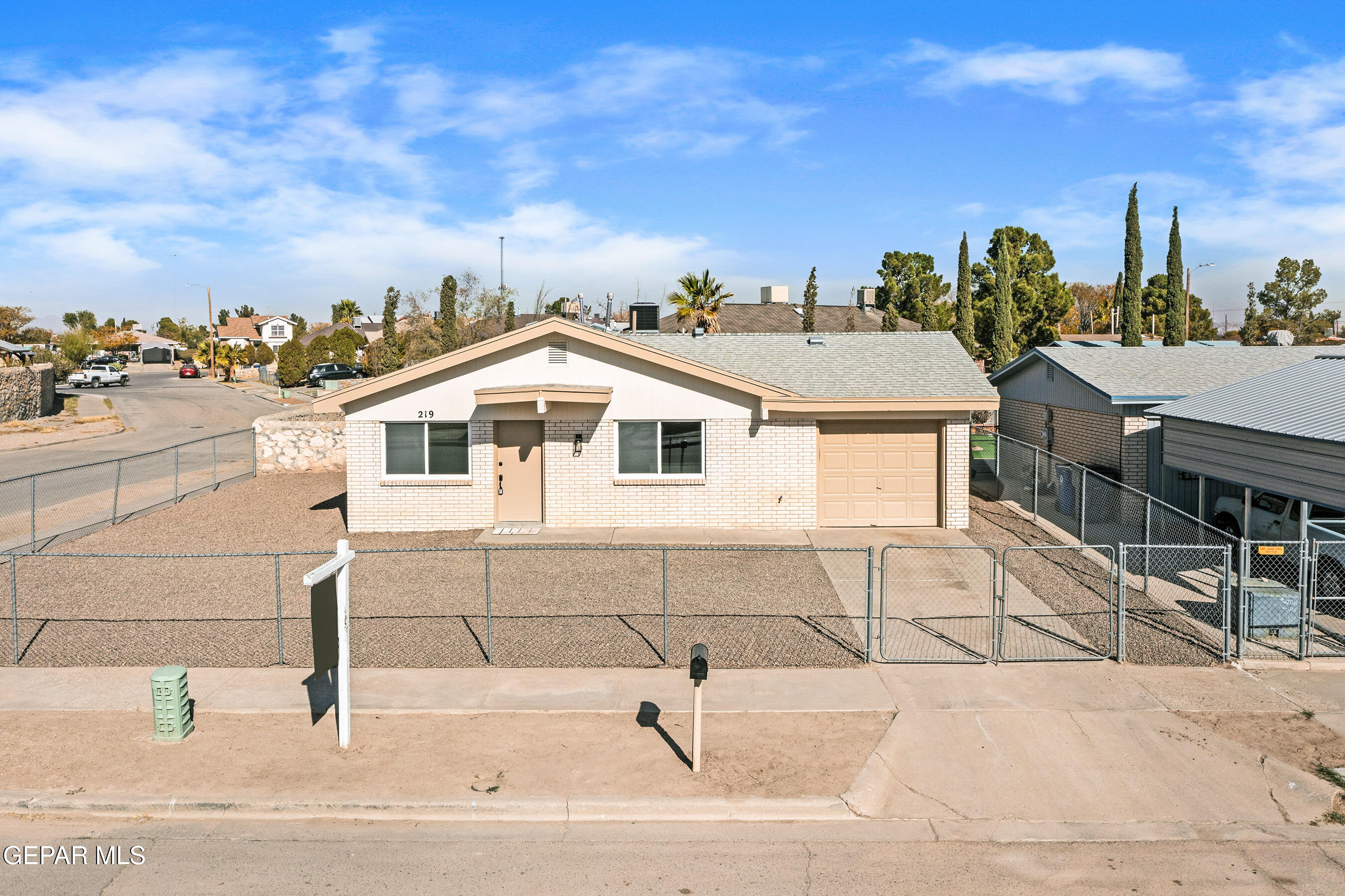 219 Caribe Circle El Paso, TX 79927 - Photo 8 of 43 a view of house with entertaining space