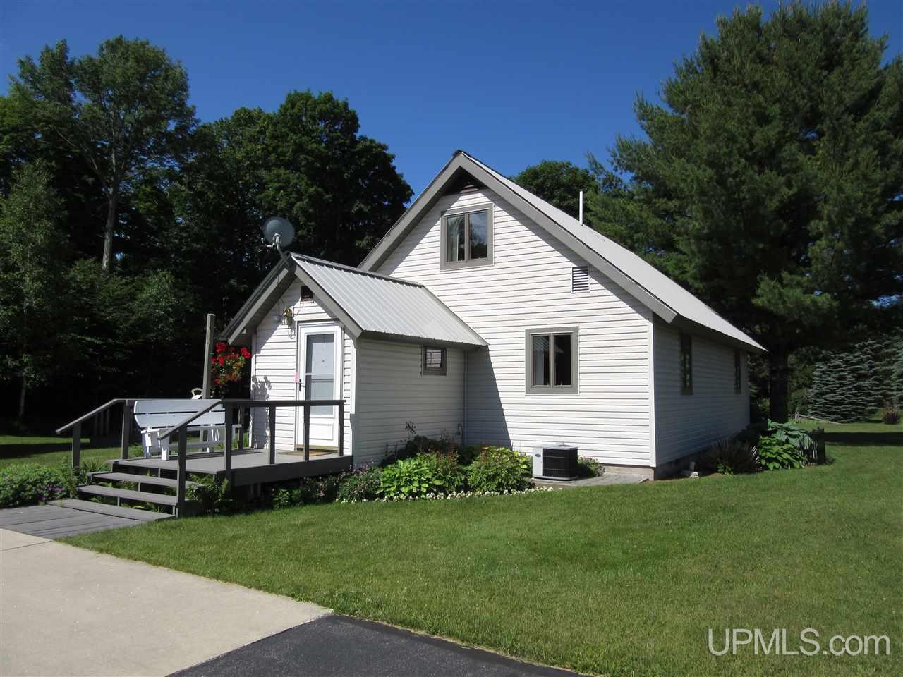2906 River Road Gulliver, MI 49840 - Photo 2 of 37 Gallery Image 2