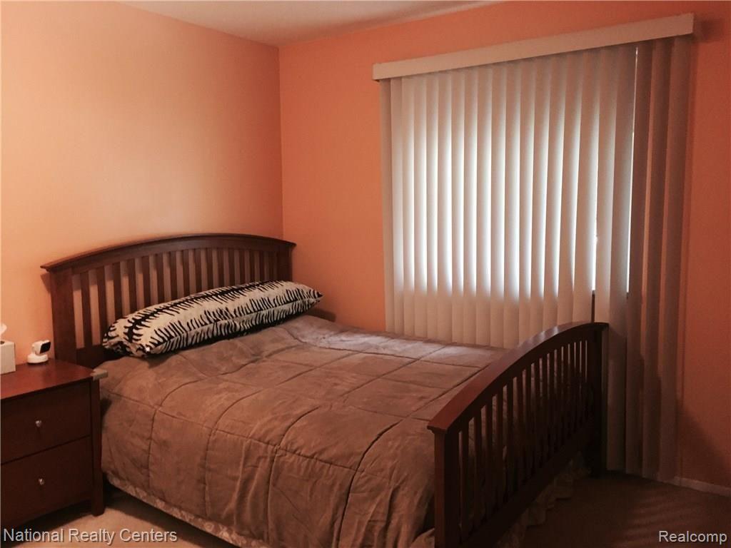 3575 Culbertson Avenue Rochester, MI 48307 - Photo 8 of 12 Bedrooms w/ Neutral Tones, Comfort and Closet Space Through Out