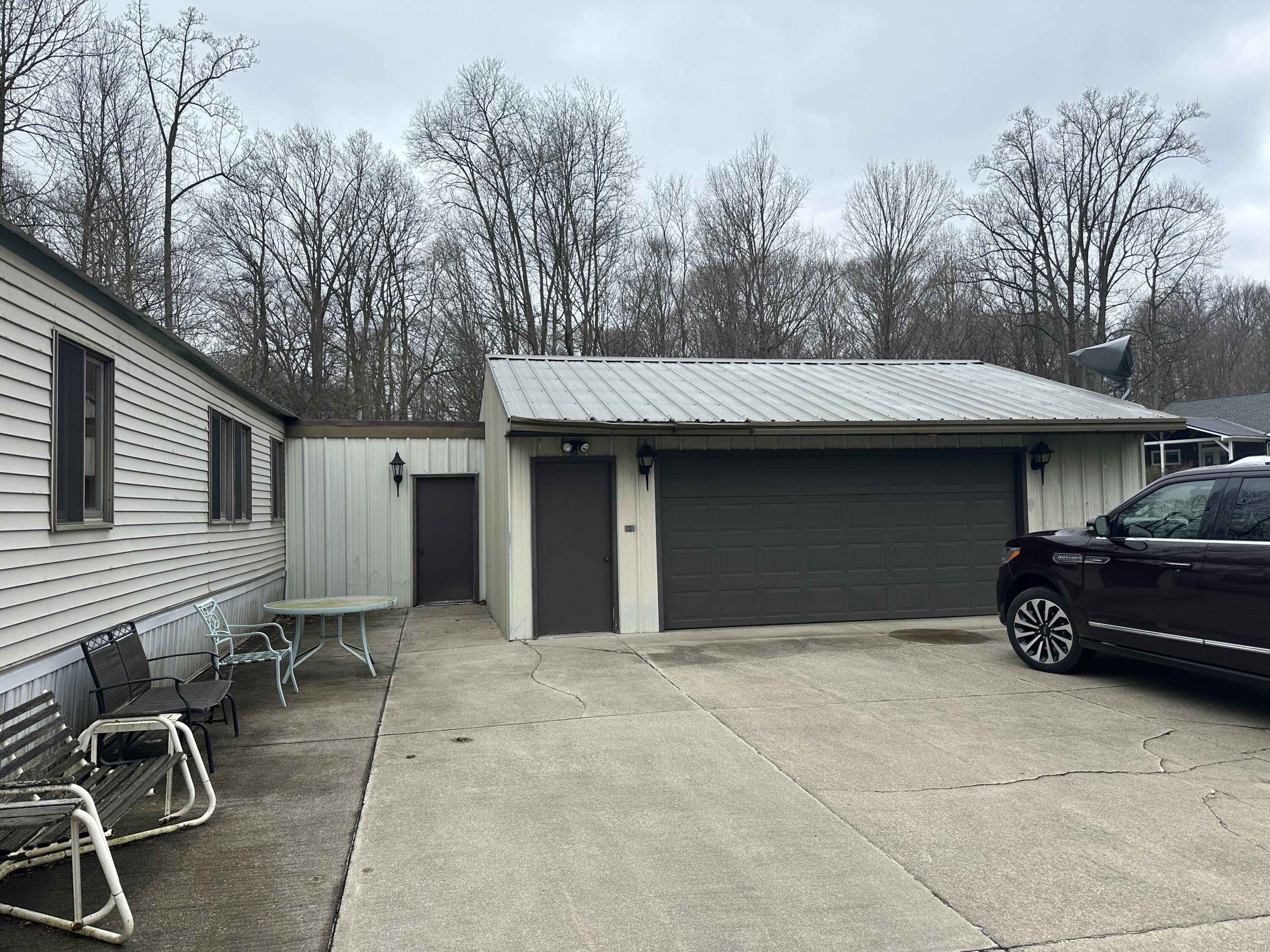 11402 Highway 60 Three Rivers, MI 49093 - Photo 42 of 44 Rink garage