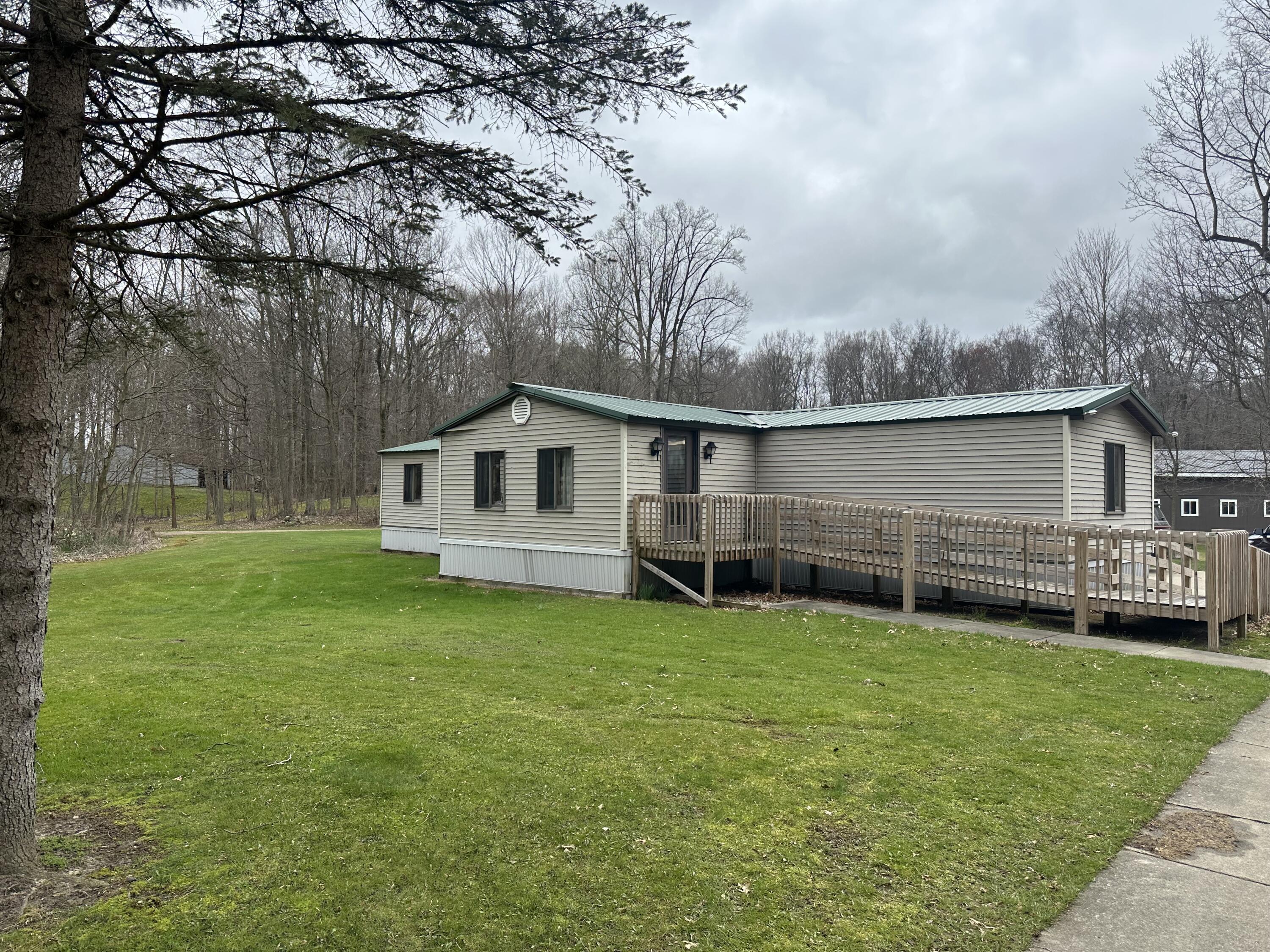 11402 Highway 60 Three Rivers, MI 49093 - Photo 43 of 44 Rink home