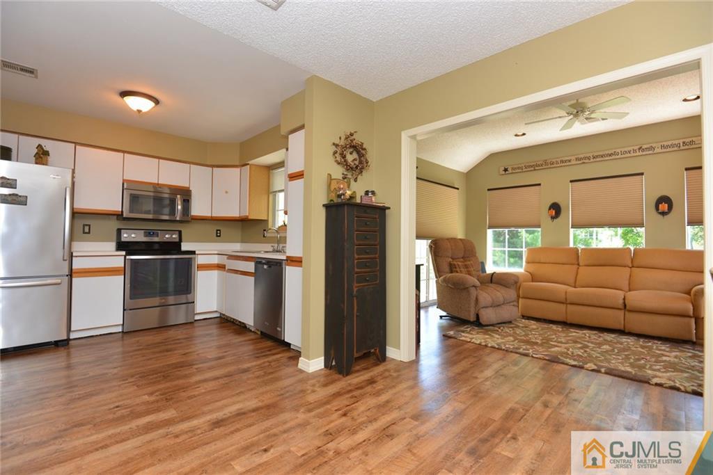 793 B Pompton Road Monroe Township, NJ 08831 - Photo 8 of 17 Gallery Image 8