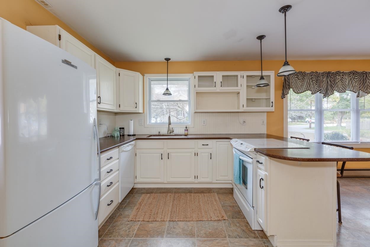 14 Tuttle Street Concord, NH 03301 - Photo 2 of 31 Gallery Image 2