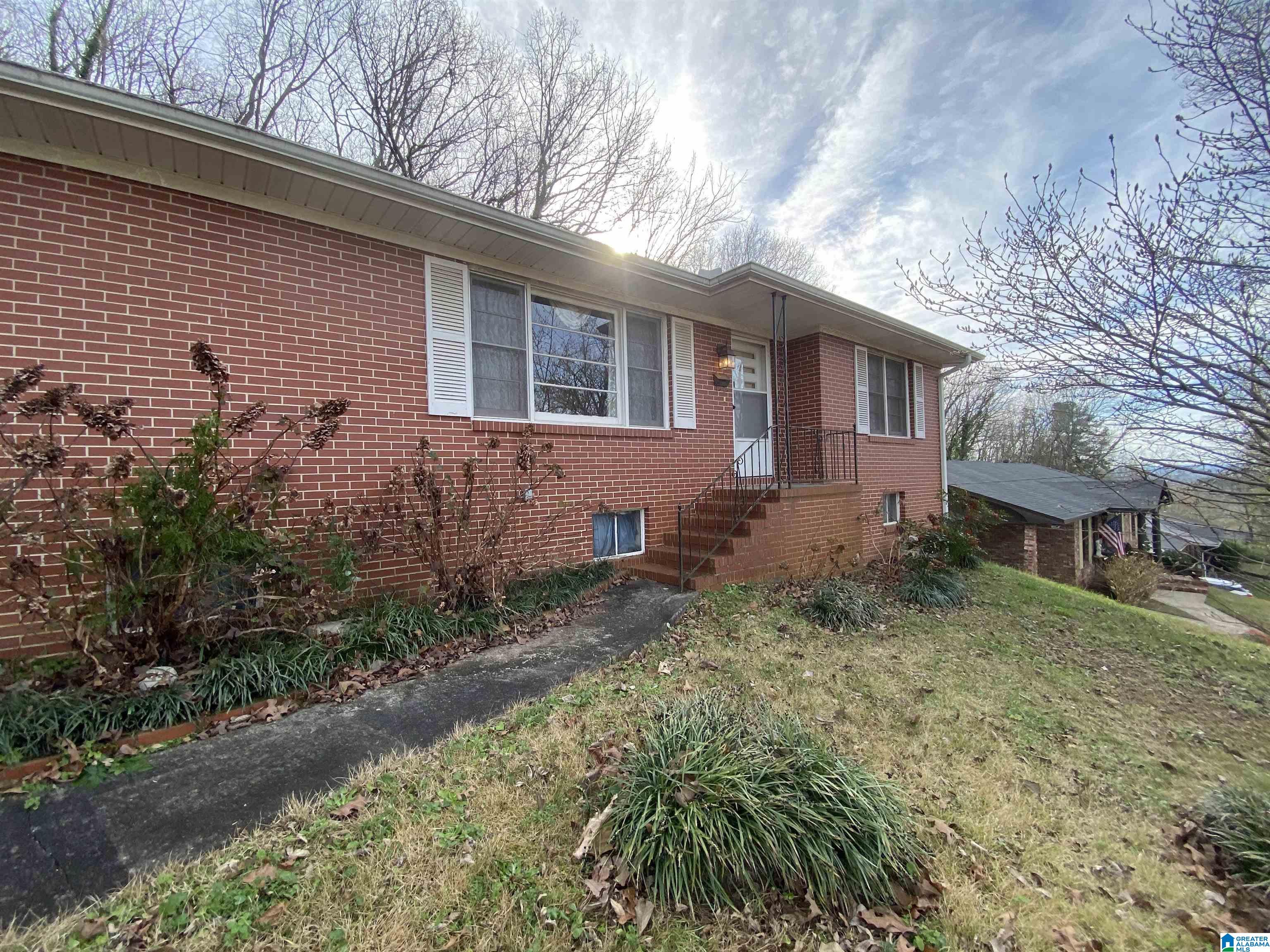 2020 Lynn Road Anniston, AL 36207 - Photo 3 of 19