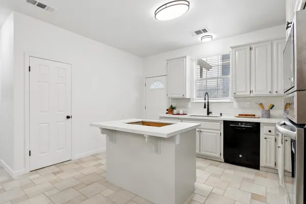 $679,900 | 225 Creekside Way, Winters, CA 95694